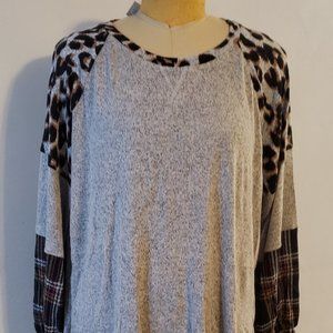 NWT Maurices Multiprint Longsleeve Lightweight Sweater (plaid, cheetah) 2x